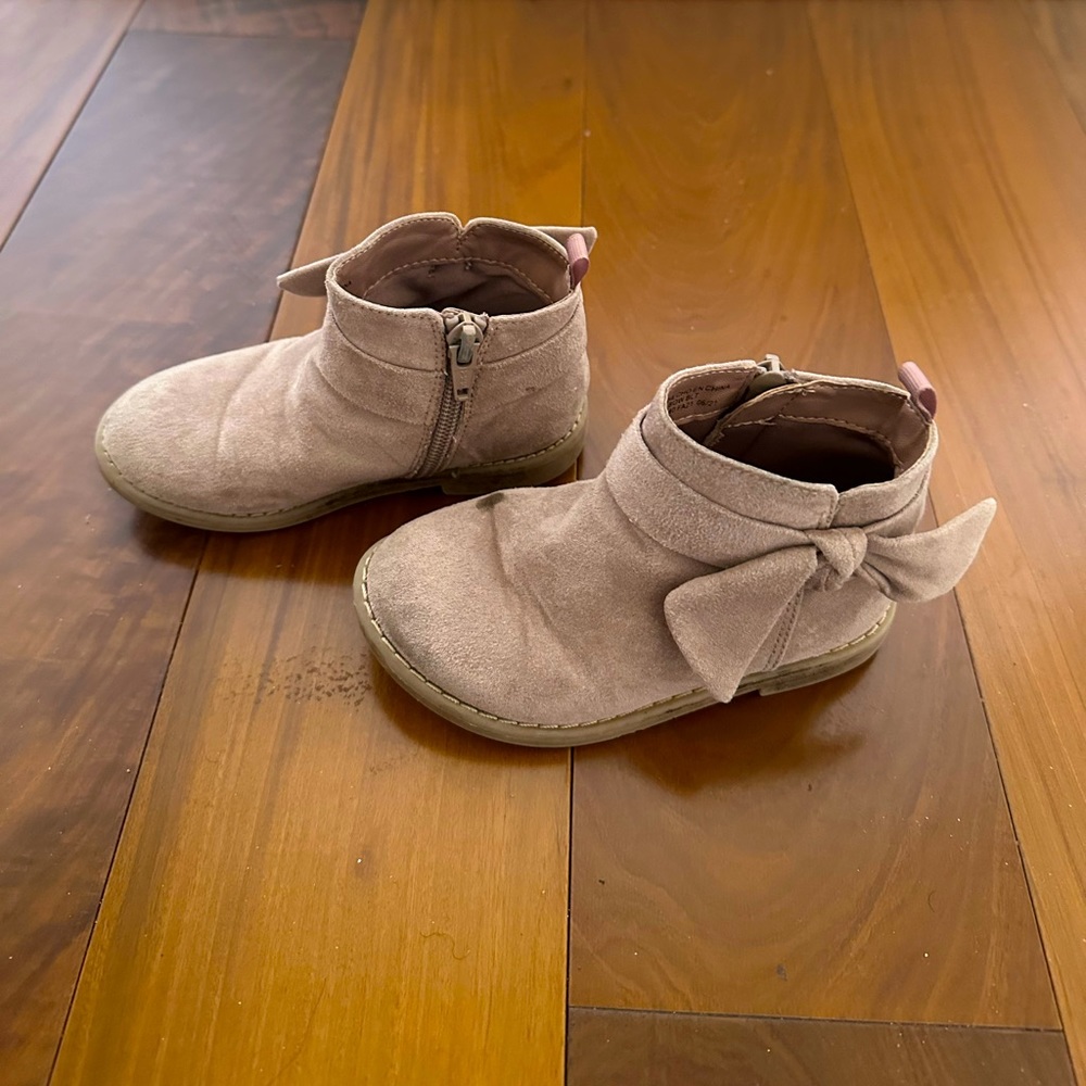 Cute size 8 boots for girls